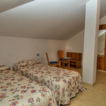 加拉加斯酒店 利尼亚诺萨比亚多罗