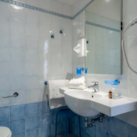 Caracas Hotel 3*